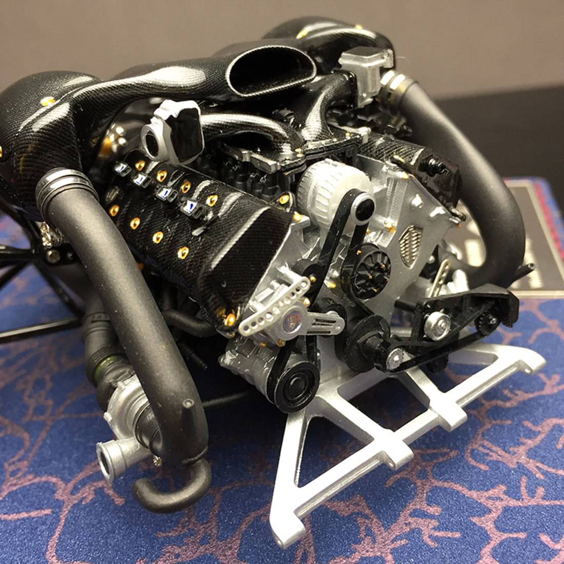Frontiart_FA_118_Agera_RS_Engine_Model_Resin_Engine_9_4436f5e5-b28b-4145-9226-c046df37a781